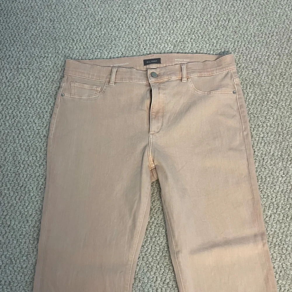 DL1961 Bridget Boot High Rise Instasculpt Crop Jeans in Bellini Frayed - Size 32